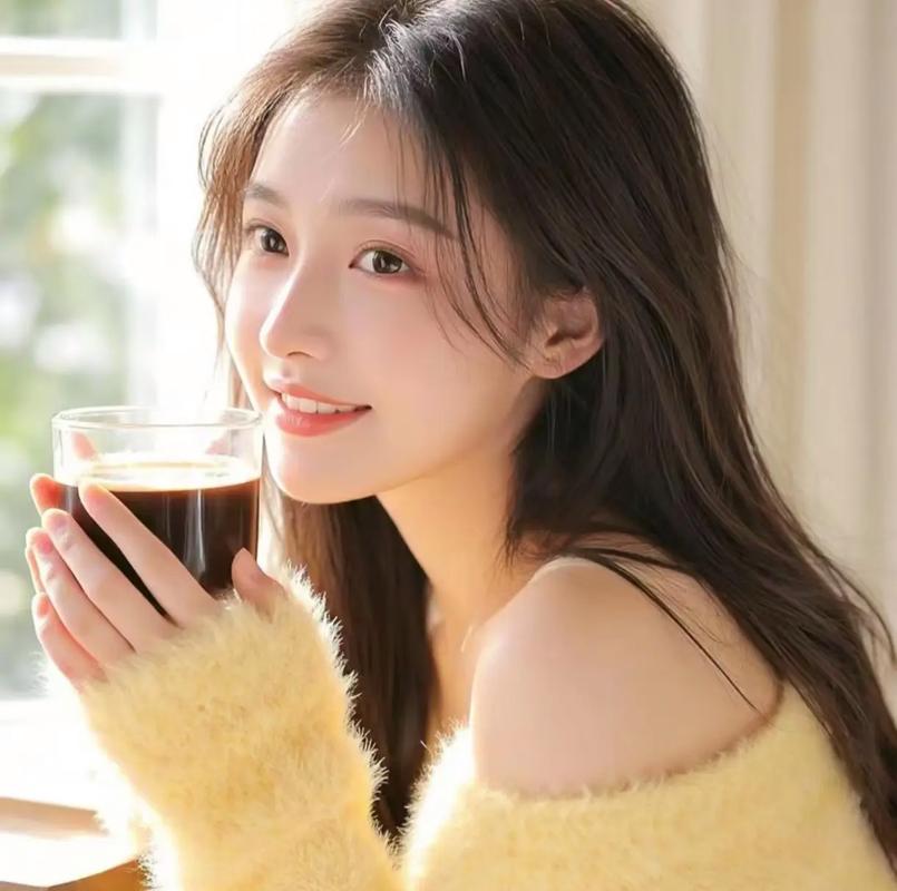 高温“烤”验下的工作者：打捞水草保灌解“渴”